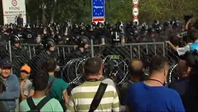 Macaristan'a illegal yollardan gelen mülteci sayısı 217 bini aştı