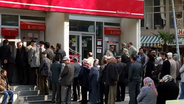 Emekli Maaşlarına Seyyanen Zam Yapıldı