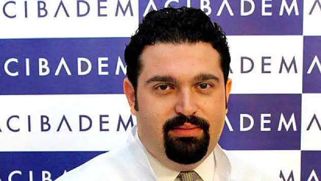 Topuklu ve dar uçlu ayakkabılar Halluks Valgus'a neden oluyor