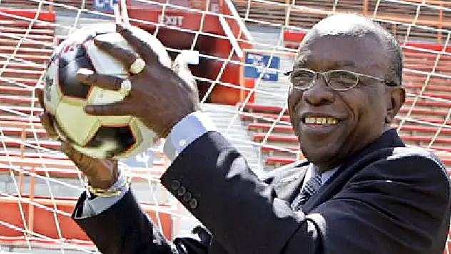 Jack Warner, ömür boyu futboldan men cezası aldı