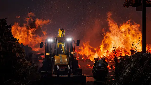 407 bin hektarlık alan kül oldu