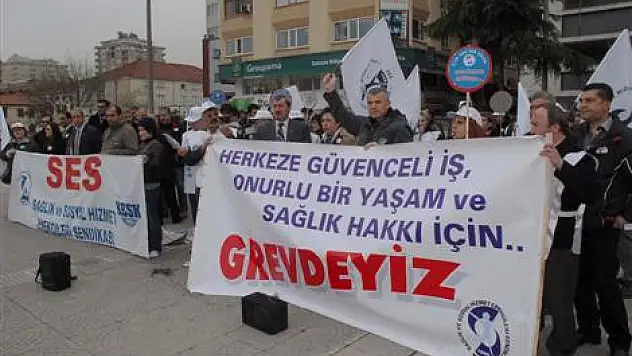 Sağlık çalışanlarından eylem