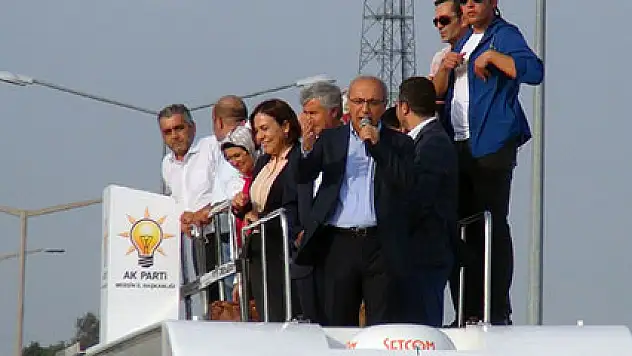 Elvan: 'Yeni anayasayı Türkiye'ye kazandırmak istiyoruz'