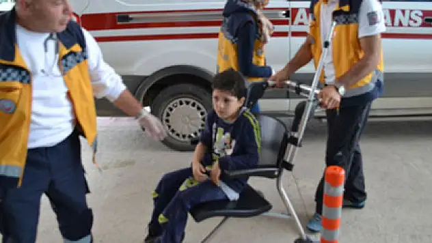 Kedinin peşinden koşarken toprak altında kaldı