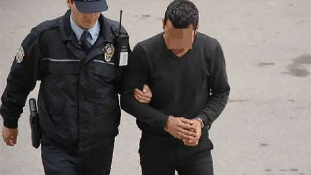 Cep telefonu gaspına tutuklama