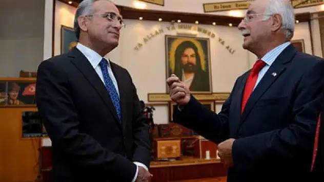 Bakan'dan cemevine ziyaret