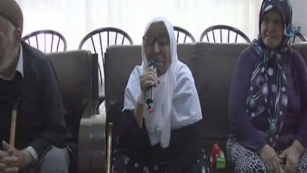 81 yaşındaki nineden Erdoğan için beste