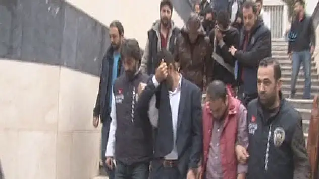 Ünlü hukuk profesörünün 4,5 milyon lirasını dolandıranlar yakalandı