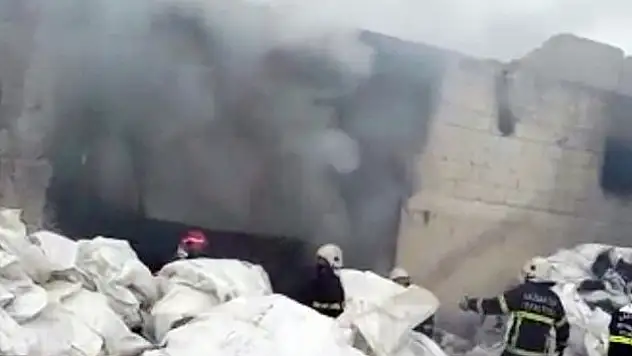 Elektrik trafosunun patlama anı kameralara yansıdı