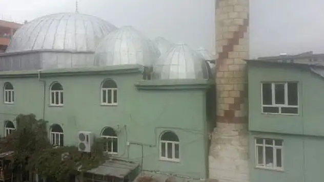 Müezzin de akıllı telefon mağduru oldu