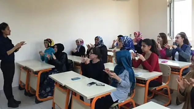 Bir ilk: İşaret dilinde ilk yardım eğitimi