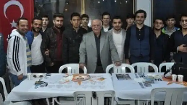 AK Parti'ye dev katılım