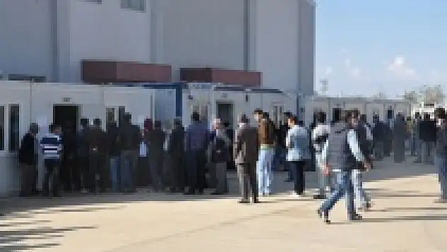 Silopi'de sandıklar prefabriklere taşındı