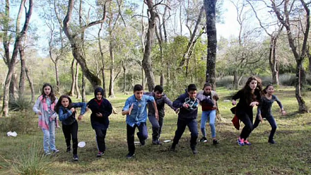 Öğrenciler Derslerini Tabiatta Yapıyor