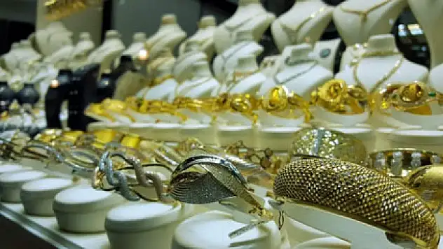 Sandıktan istikrar çıkması altın fiyatlarını düşürdü