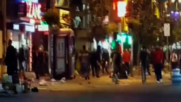 İşportacılar ile zabıta ekipleri arasında kavga!