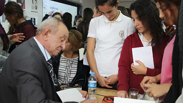 Yazar-Şair Kenan Koç Öğrencilerle buluştu