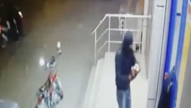 PKK yandaşları içinde müşterisi olan markete patlayıcı attı