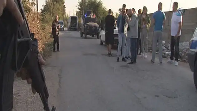 Alman sanatçının klip setini polis bastı!