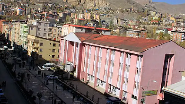 Hakkari'de kepenkler açılmadı