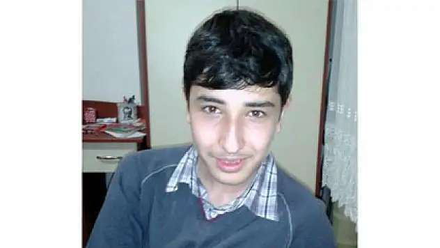 Oda arkadaşıyla tartışan öğrenci uykuda boğazı kesilerek öldürüldü