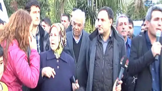 HDP'li eylemcilere yaşlı kadından tepki: 'Daha ne istiyorsunuz?'