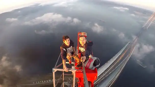 3 köprüye çıplak elle çıkıp özçekim yaptılar!