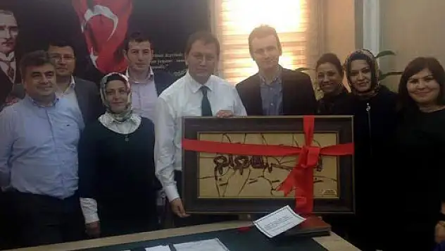 MÜDÜRE 'ÖĞRETMENLER GÜNÜ' HEDİYESİ