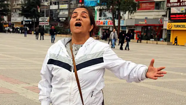 Kadına şiddete tek kişilik protesto