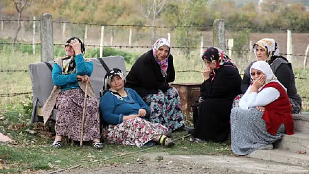 Yaşlı Adam Kaldığı Eski Okulda Yanarak Hayatını Kaybetti