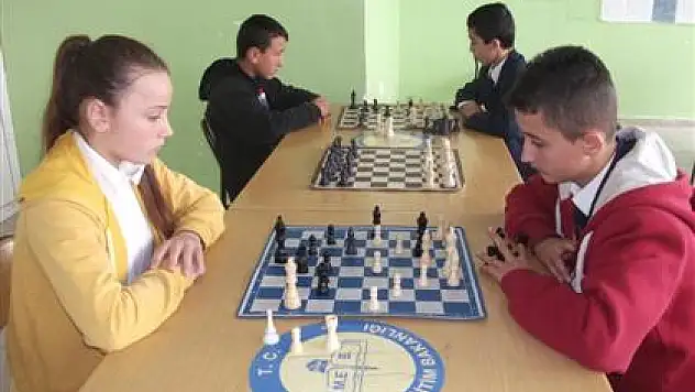 Miniklerden santranç turnuvası