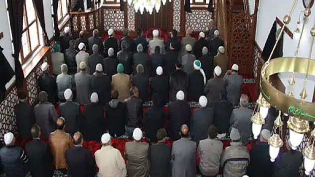 Cuma namazı sonrası Türkmenlere dua