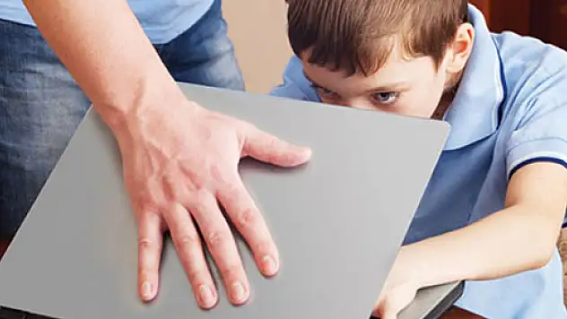 Psikolog Osman Baş: 'İnternet, çocuk bakıcısı değil'