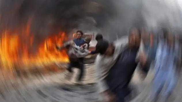 Afganistan'da havaalanına saldırıda ölü sayısı 61 oldu