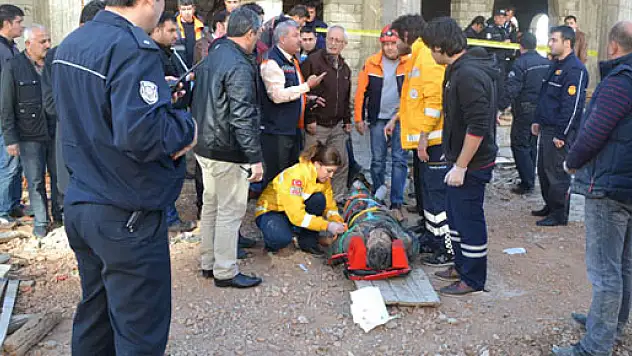 Cami inşaatında göçük: 1'i ağır 5 yaralı