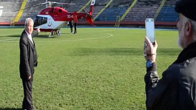 Bebek can, dede fotoğraf derdinde