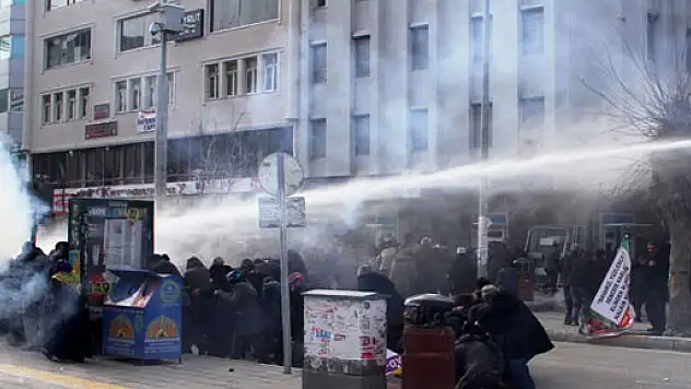 Öcalan yürüyüşüne polis müdahalesi