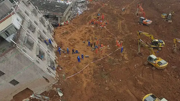 33 bina toprak altında kaldı: 91 kayıp