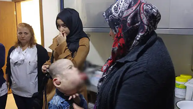 Başbakanlığın sahip çıktığı İsmail'in tedavisi başladı