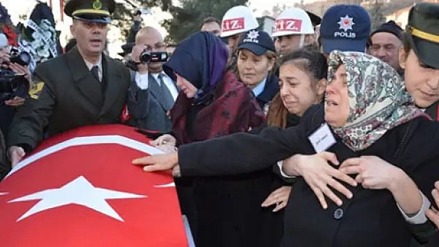 Şehit uzman çavuş son yolculuğuna uğurlandı