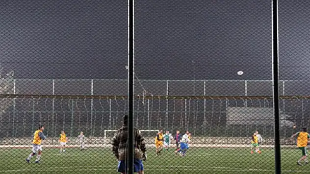 Halı sahadaki ölümlere dikkat