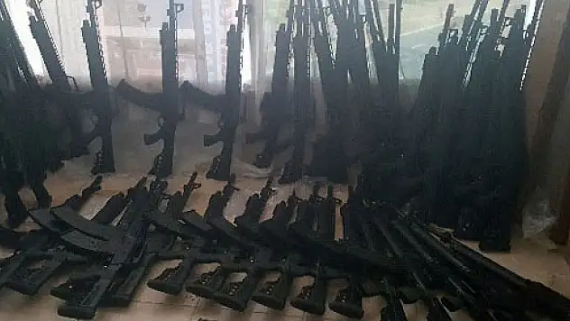 Kargoyla cephanelik getirmişler