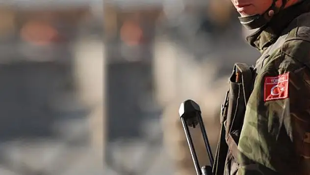 Sur'da 13 asker yaralandı