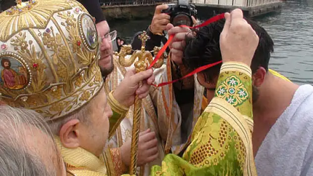 Boğaz'da haç çıkarma töreni