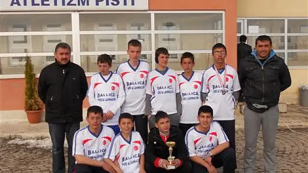 Başarılı sporculardan Topaloğlu'na ziyaret