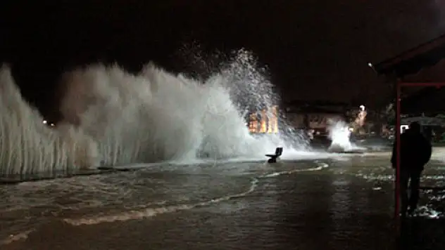 İstanbul'da şiddetli lodos!