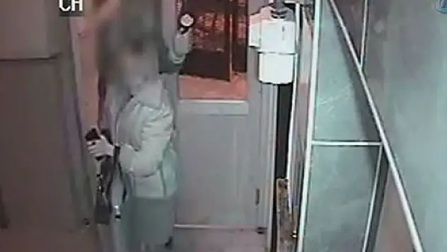 Okul müdüresine taşlı saldırı