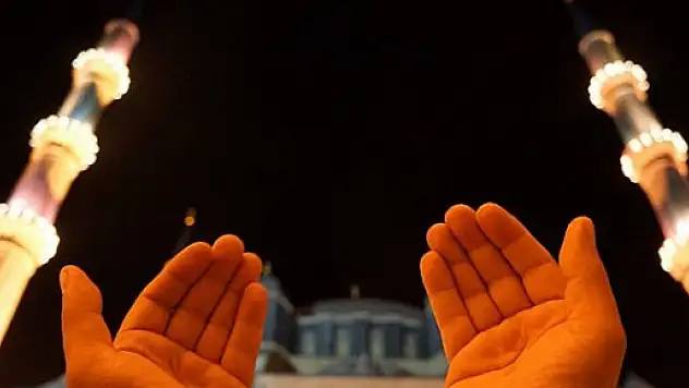 Oruç, sınav tarihlerini değiştirtti