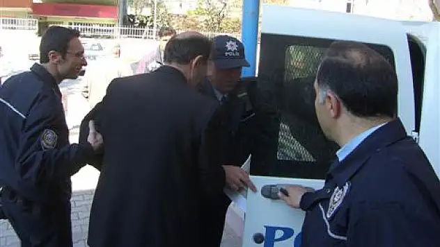 Dolandırıcılık ve hırsızlık iddiasına tutuklama