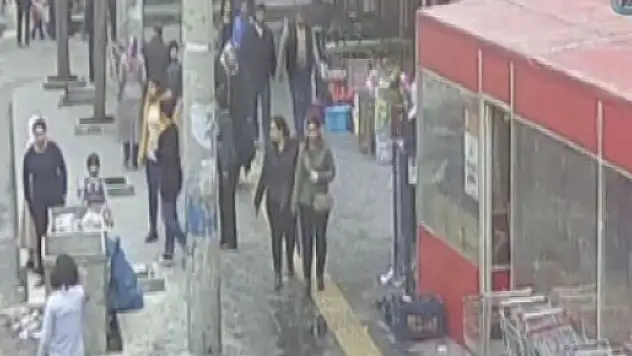 Kapkaççıya boynundaki kolyesini kaptırdı